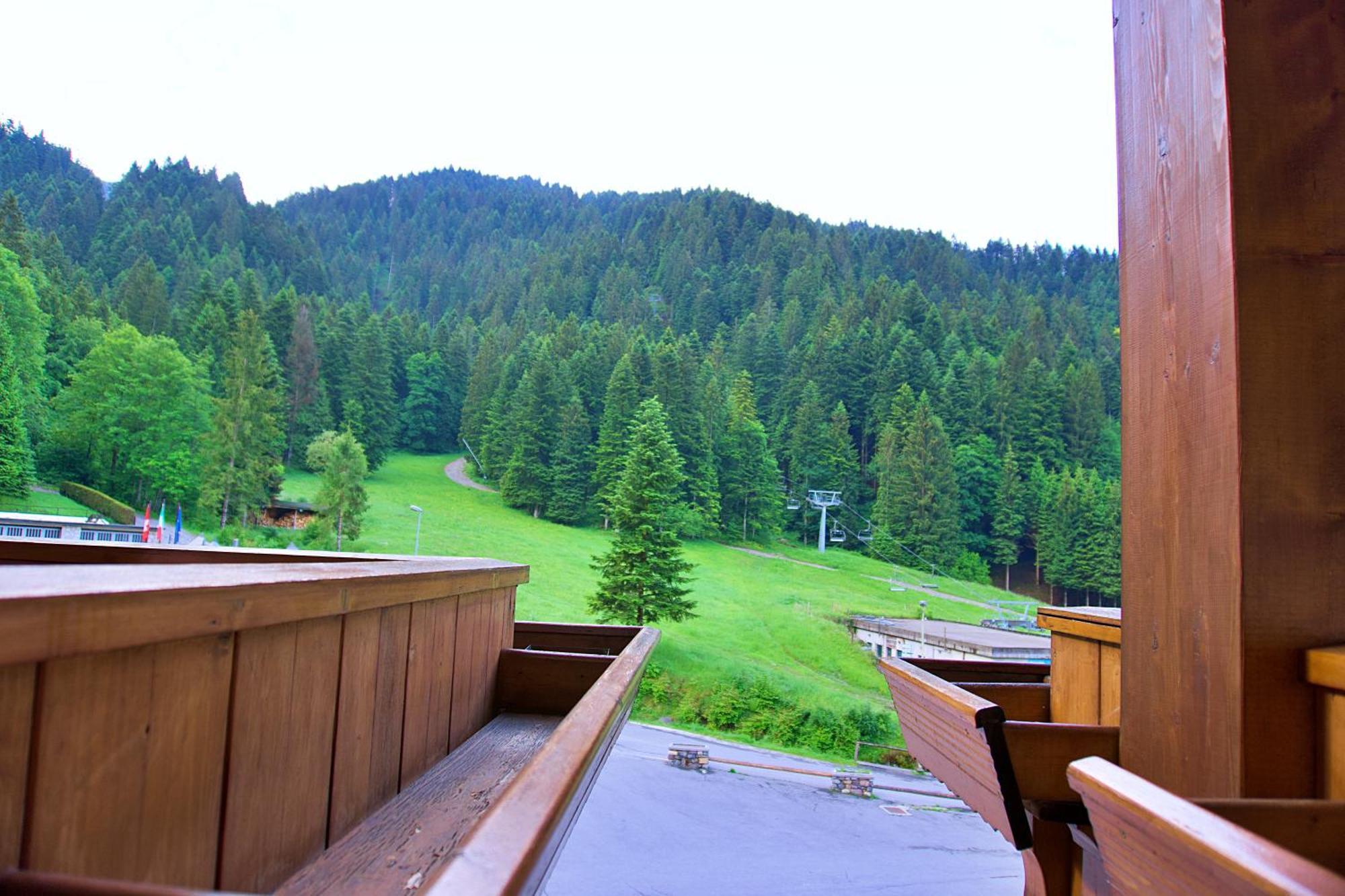 Hotel Le Pinete 皮亚扎托雷 外观 照片