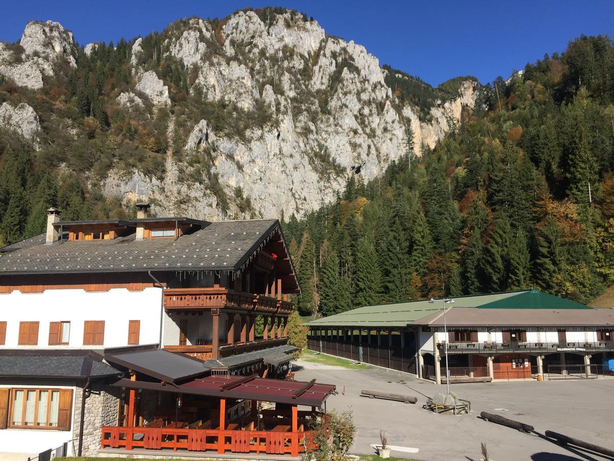 Hotel Le Pinete 皮亚扎托雷 外观 照片